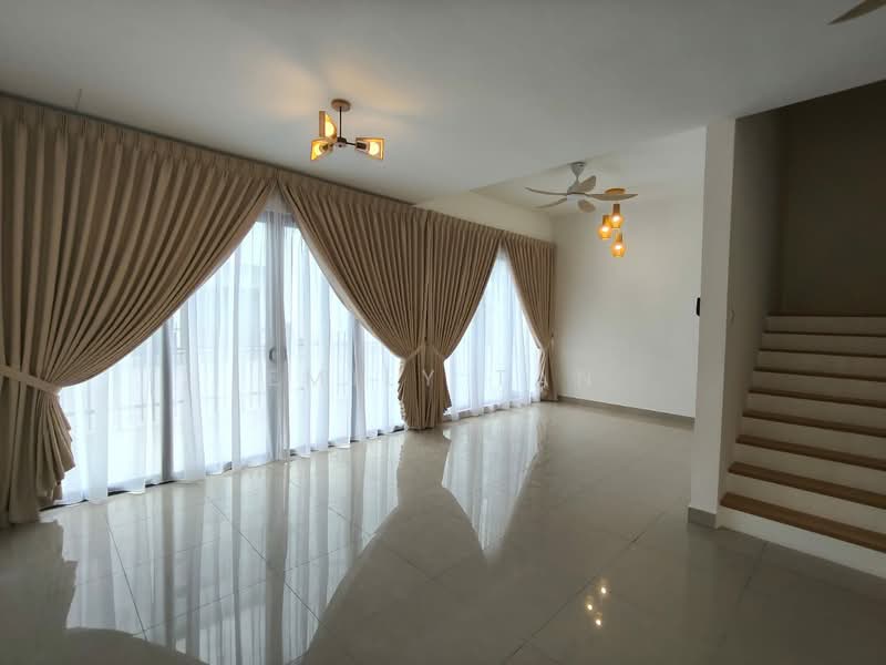 Rumah Teres 3.5 Tingkat untuk Disewa di Damansara Perdana (Selangor) - Emily Tan - Living Room - PropertyGuru.com.my