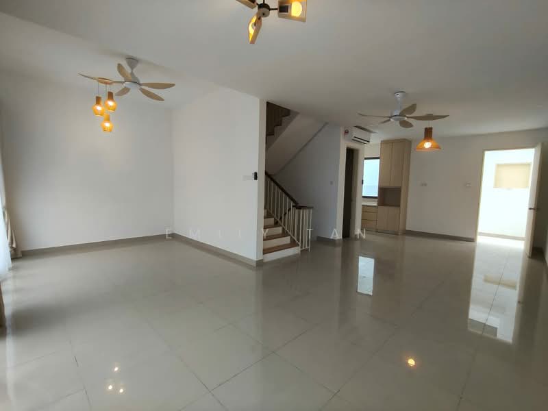 Rumah Teres 3.5 Tingkat untuk Disewa di Damansara Perdana (Selangor) - Emily Tan - Living Room - PropertyGuru.com.my