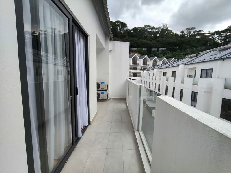 Rumah Teres 3.5 Tingkat untuk Disewa di Damansara Perdana (Selangor) - Emily Tan - Balcony - PropertyGuru.com.my