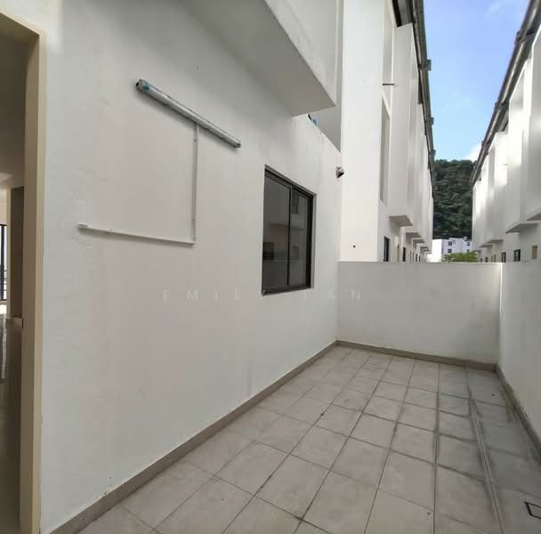 Rumah Teres 3.5 Tingkat untuk Disewa di Damansara Perdana (Selangor) - Emily Tan - Exterior - PropertyGuru.com.my