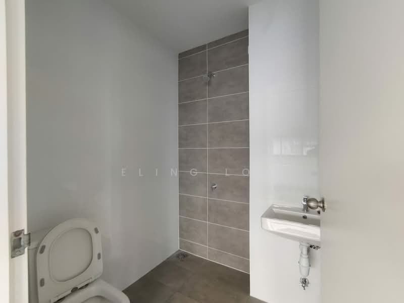 2-storey Terraced House for Sale in Telok Panglima Garang (Selangor) - Eling Loo - Bathroom - PropertyGuru.com.my