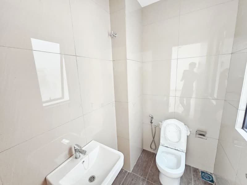Rumah Teres 4 Tingkat untuk Dijual di Damansara Perdana (Selangor) - Dexter Yeong - Bathroom - PropertyGuru.com.my