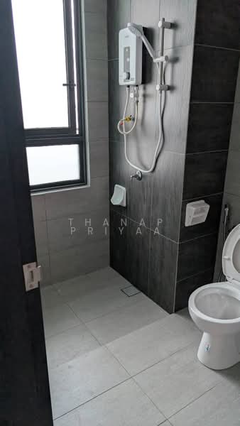 Servis Apartment untuk Dijual di The New Duo @ Edumetro - Thanap Priyaa - Bathroom - PropertyGuru.com.my