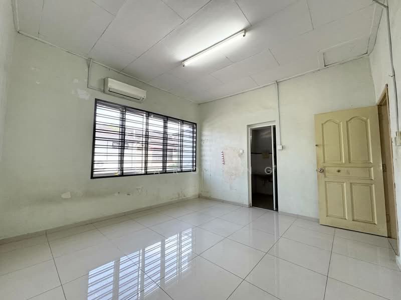 2-storey Terraced House for Sale in Taman Pelangi (Johor Bahru) - Sharon Ng - Interior - PropertyGuru.com.my