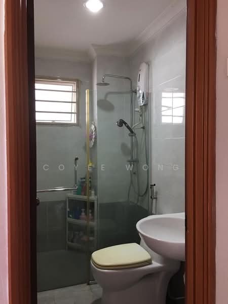 Pangsapuri untuk Dijual di Bukit Segambut Apartment - Coyee Wong - Bathroom - PropertyGuru.com.my