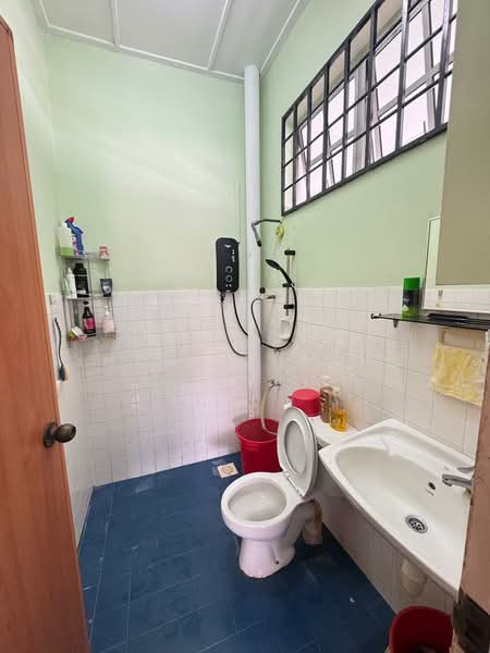 1-storey Terraced House for Sale in Taman Perling (Perling) - Shirley Pang - Bathroom - PropertyGuru.com.my