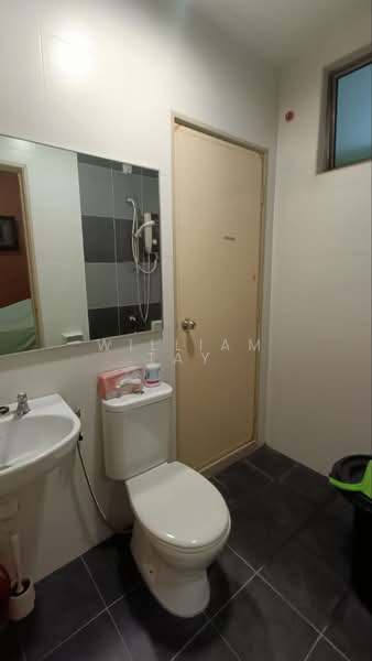 Rumah Teres 2 Tingkat untuk Dijual di Setia Tropika (Johor Bahru) - William Tay - Bathroom - PropertyGuru.com.my