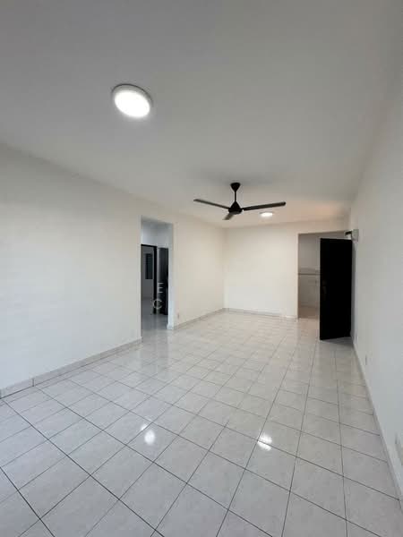 Condominium for Sale at Selesa Puteri Condominium - Chew Yun Chan - Living Room - PropertyGuru.com.my