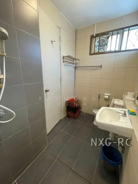 2.5-storey Terraced House for Sale in Bandar Botanic (Klang) - Raymond Cheng - Bathroom - PropertyGuru.com.my