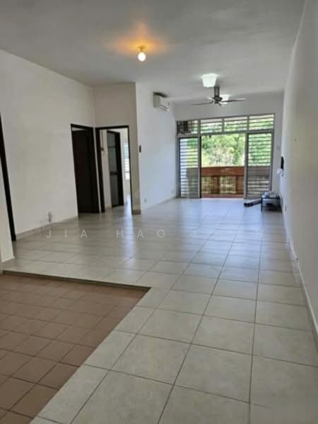 Kondominium untuk Dijual di Lakes Condominiums / Pangsapuri Tasik - Jia Hao Chan - Living Room - PropertyGuru.com.my