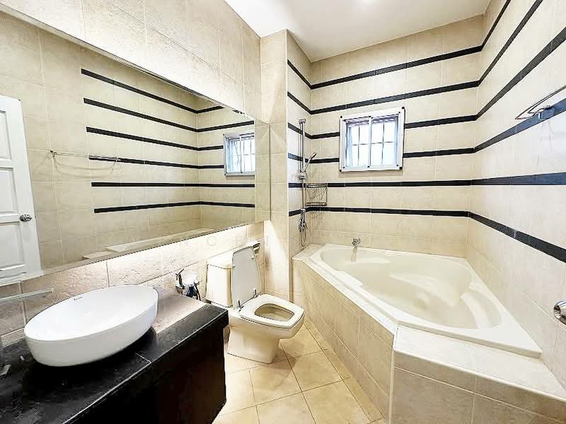 Semi-Detached House for Sale in Tropicana (Selangor) - Vincent Liaw - Bathroom - PropertyGuru.com.my
