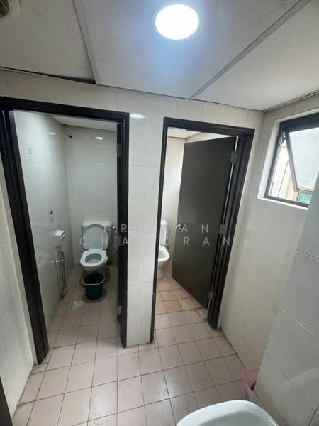 Kedai / Pejabat untuk Dijual di Sri Hartamas (Kuala Lumpur) - Trunan Chandran - Bathroom - PropertyGuru.com.my