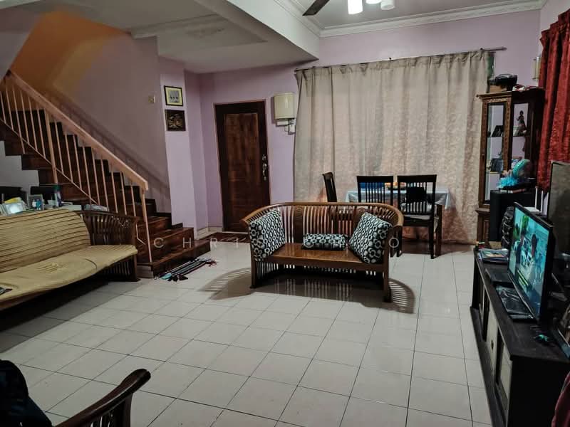 Rumah Kluster untuk Dijual di Puchong (Selangor) - Chris Choo - Living Room - PropertyGuru.com.my