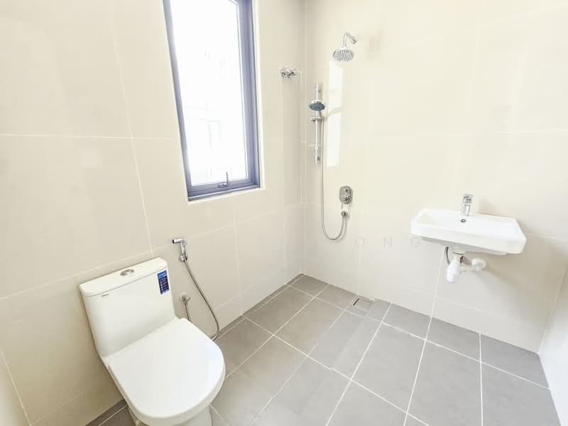 3.5-storey Terraced House for Sale in Damansara Perdana (Selangor) - Dexter Yeong - Bathroom - PropertyGuru.com.my