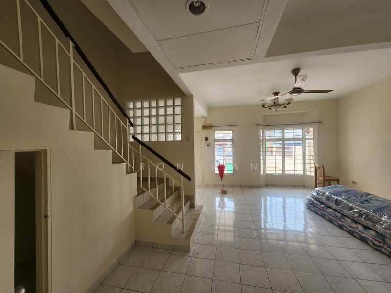 Rumah Teres untuk Disewa di Bandar Mahkota Cheras (Cheras) - Tron Wan - Living Room - PropertyGuru.com.my