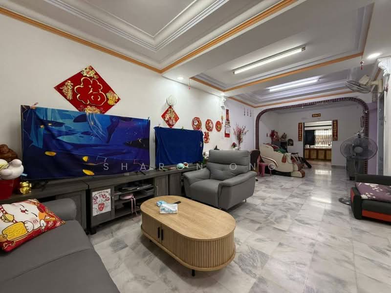 Rumah Teres 2 Tingkat untuk Dijual di Taman Desa Cemerlang (Batu Pahat) - Sharon Ong - Living Room - PropertyGuru.com.my