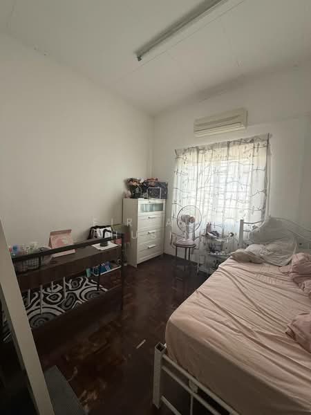 Rumah Teres untuk Dijual di Bandar Putra Permai (Seri Kembangan) - Firdaus Husin - Bedroom - PropertyGuru.com.my