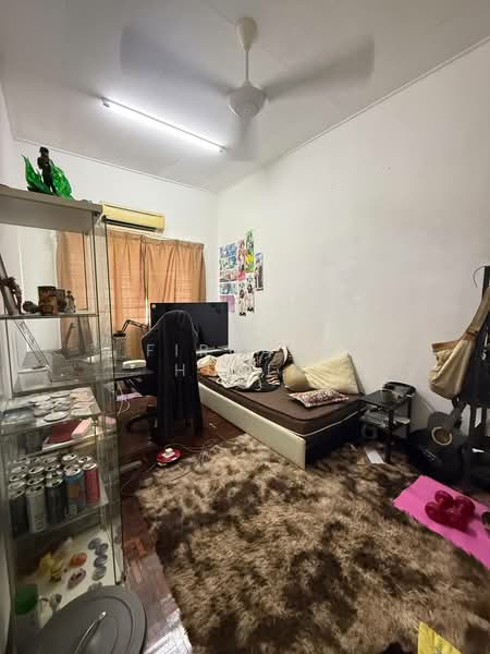 Rumah Teres untuk Dijual di Bandar Putra Permai (Seri Kembangan) - Firdaus Husin - Bedroom - PropertyGuru.com.my