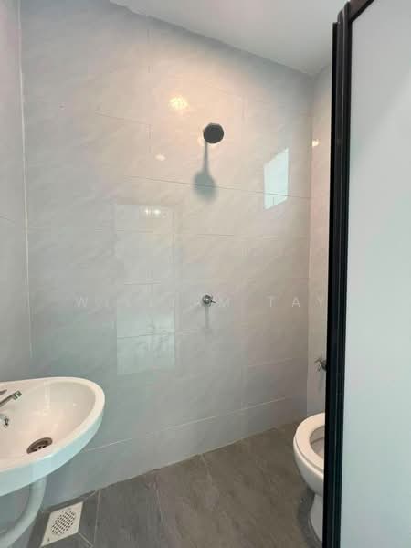 Semi-Detached House for Sale in Kampung Bahru (Johor Bahru) - William Tay - Bathroom - PropertyGuru.com.my