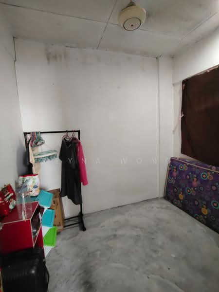 Flat for Sale at Taman Tan Sri Yaacob - Reyna Wong - Bedroom - PropertyGuru.com.my