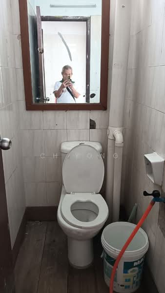 Pejabat untuk Disewa di Taman Puncak Jalil (Seri Kembangan) - ch yong - Bathroom - PropertyGuru.com.my