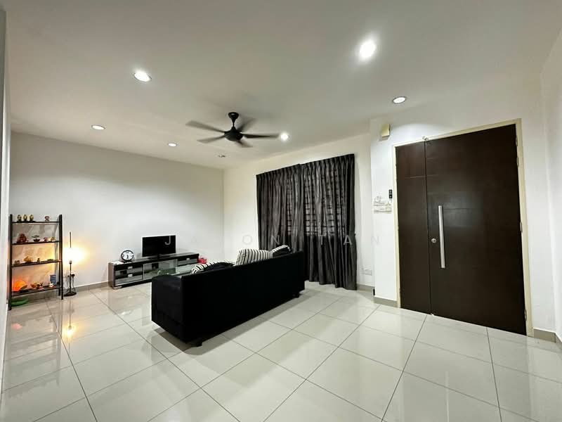 Rumah Teres 2 Tingkat untuk Dijual di Taman Seri Austin (Tebrau) - Jason Tan - Living Room - PropertyGuru.com.my