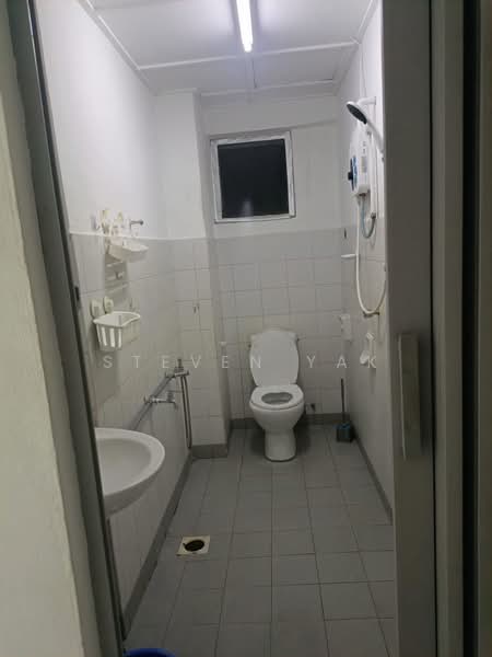 Condominium for Rent at Seri Cendekia - Steven Yak - Bathroom - PropertyGuru.com.my