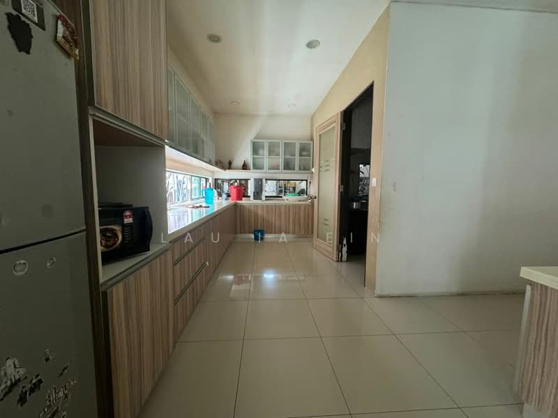 Semi-Detached House for Sale in Rawang (Selangor) - Lau Ia Ein - Kitchen - PropertyGuru.com.my