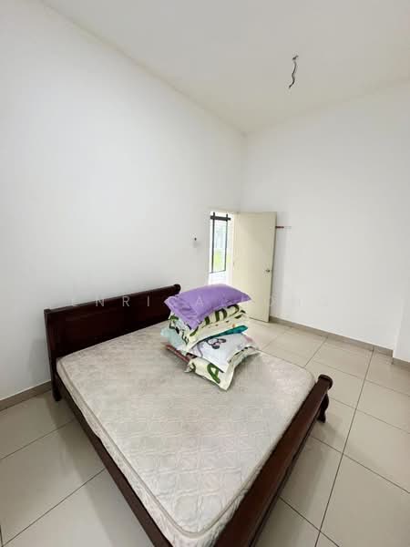 Cluster House for Rent in Bandar Cemerlang (Ulu Tiram) - Enrica Long - Bedroom - PropertyGuru.com.my