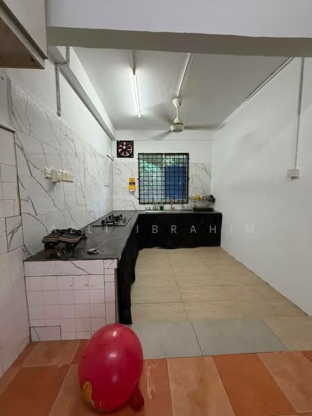 2-storey Terraced House for Sale in Pandan Perdana (Ampang) - Azli Ibrahim - Kitchen - PropertyGuru.com.my