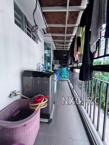 2.5-storey Terraced House for Sale in Bandar Botanic (Klang) - Raymond Cheng - Balcony - PropertyGuru.com.my