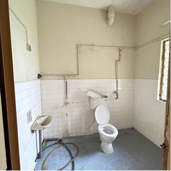Rumah Berkembar untuk Disewa di Taman Nong Chik (Johor Bahru) - SJ CHAN - Bathroom - PropertyGuru.com.my