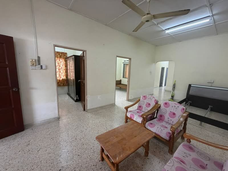 Rumah Teres 1 Tingkat untuk Disewa di Skudai (Johor) - Jack Wong - Living Room - PropertyGuru.com.my