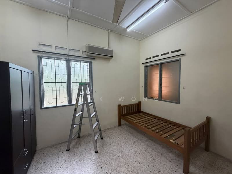 Rumah Teres 1 Tingkat untuk Disewa di Skudai (Johor) - Jack Wong - Bedroom - PropertyGuru.com.my