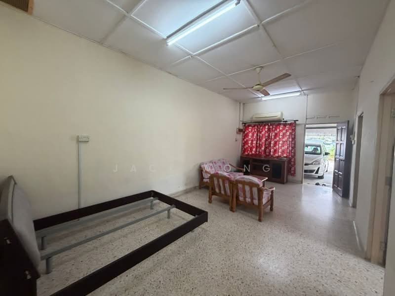 Rumah Teres 1 Tingkat untuk Disewa di Skudai (Johor) - Jack Wong - Living Room - PropertyGuru.com.my