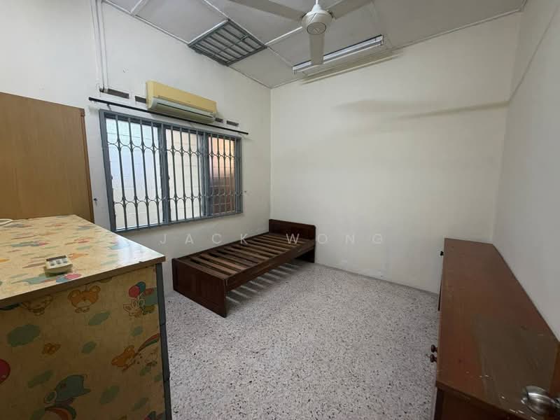Rumah Teres 1 Tingkat untuk Disewa di Skudai (Johor) - Jack Wong - Bedroom - PropertyGuru.com.my