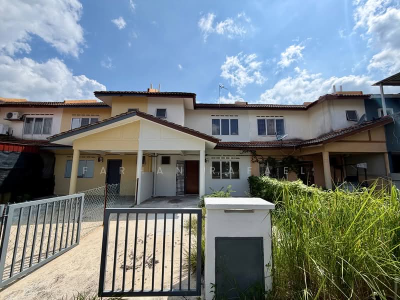 Rumah Teres 2 Tingkat untuk Dijual di Taman Banting Baru (Banting) - Farhan Rafael - Exterior - PropertyGuru.com.my