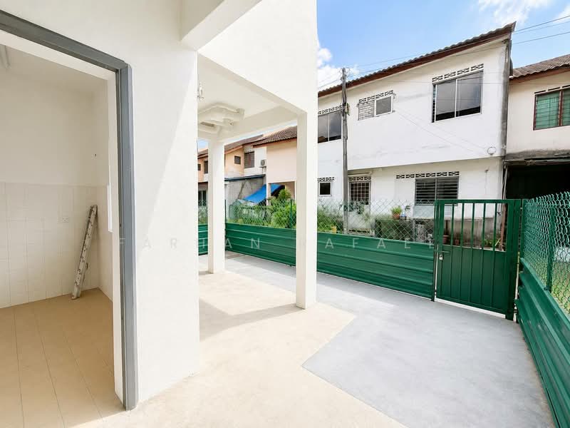 Rumah Teres 2 Tingkat untuk Dijual di Taman Banting Baru (Banting) - Farhan Rafael - PropertyGuru.com.my