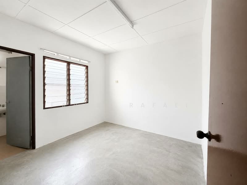 Rumah Teres 2 Tingkat untuk Dijual di Taman Banting Baru (Banting) - Farhan Rafael - PropertyGuru.com.my