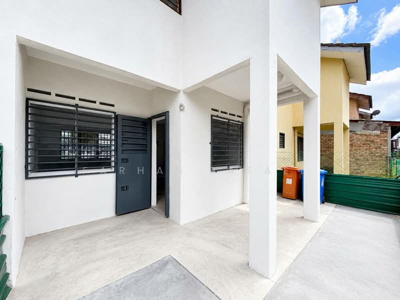 Rumah Teres 2 Tingkat untuk Dijual di Taman Banting Baru (Banting) - Farhan Rafael - PropertyGuru.com.my