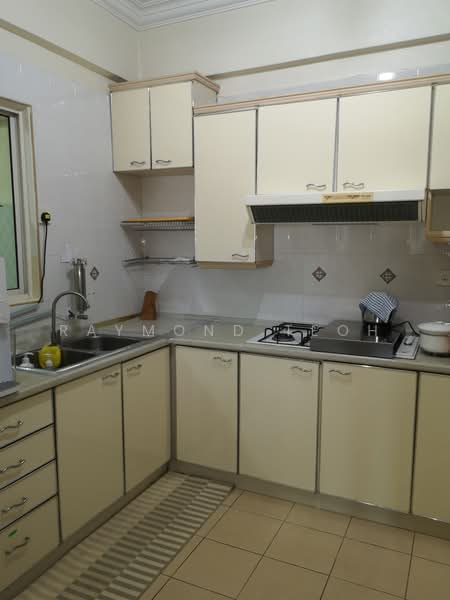 Condominium for Rent at Gold Coast Resort Condominium - Raymond Teoh - Kitchen - PropertyGuru.com.my