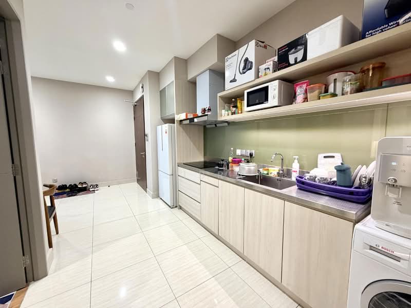 Service Residence for Sale at Serviced Residence @ Shaftsbury Putrajaya - Azli Ibrahim - Kitchen - PropertyGuru.com.my