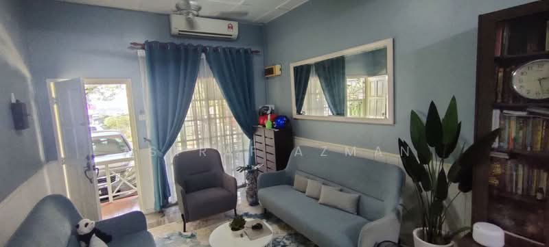 1-storey Terraced House for Sale in Bandar Tun Hussein Onn (Cheras) - Asyraf Azman - Living Room - PropertyGuru.com.my