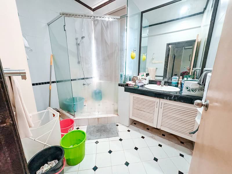 Condominium for Sale at Waizuri 1 - Azli Ibrahim - Bathroom - PropertyGuru.com.my