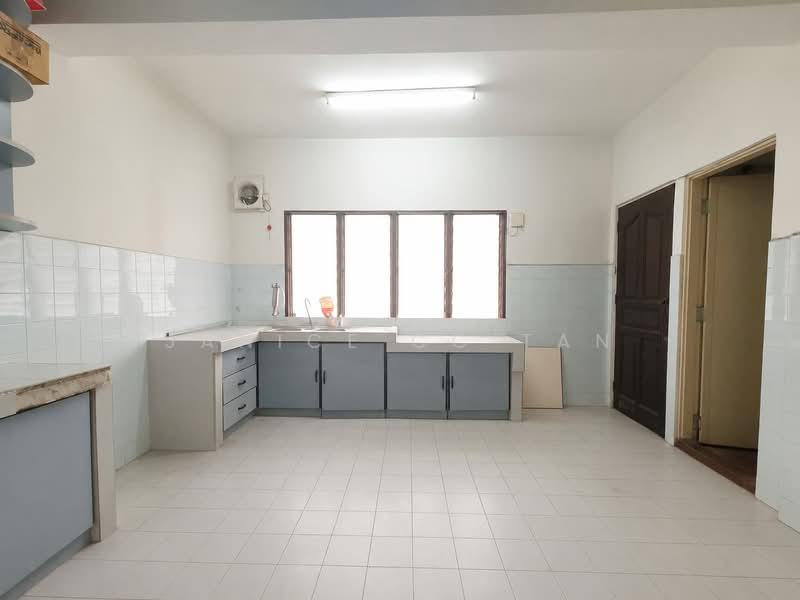2-storey Terraced House for Sale in Usj 2 (Subang Jaya) - Janice CC Tan - Kitchen - PropertyGuru.com.my