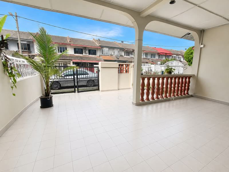 2-storey Terraced House for Sale in Usj 2 (Subang Jaya) - Janice CC Tan - Exterior - PropertyGuru.com.my