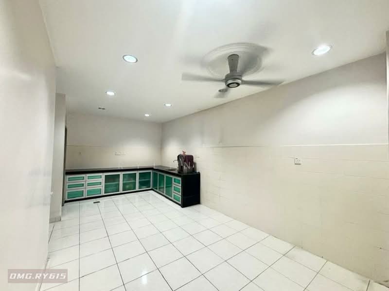 Rumah Berkembar untuk Dijual di Taman Aman Perdana (Kapar) - Rylin Tan - Kitchen - PropertyGuru.com.my