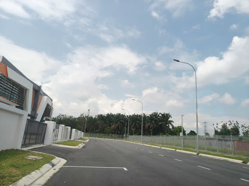 Kilang untuk Dijual di Taman Desa Cemerlang (Ulu Tiram) - Zoe Lee - PropertyGuru.com.my