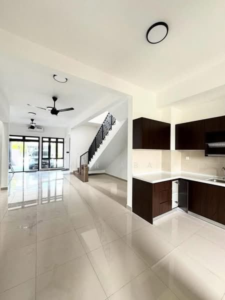 2-storey Terraced House for Rent in Shah Alam (Selangor) - Amir Abas - Living Room - PropertyGuru.com.my