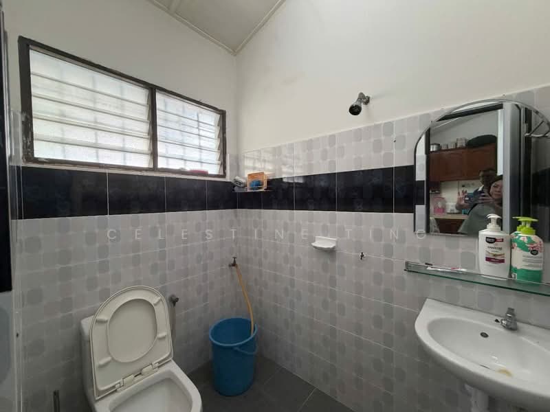 1-storey Terraced House for Sale in Taman Damai Indah (Kajang) - Celestine Ting - Bathroom - PropertyGuru.com.my